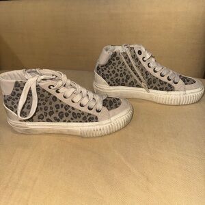 Zara Kids Sneakers in Cream and Gray Leopard Print